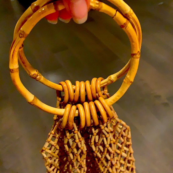 Wood beaded macrame with bamboo handles handbag - Picture 2 of 7